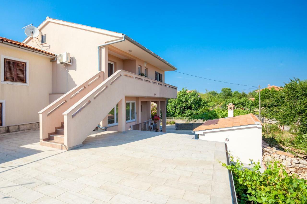 Holiday Apartment Ivica Milohnici Exterior foto